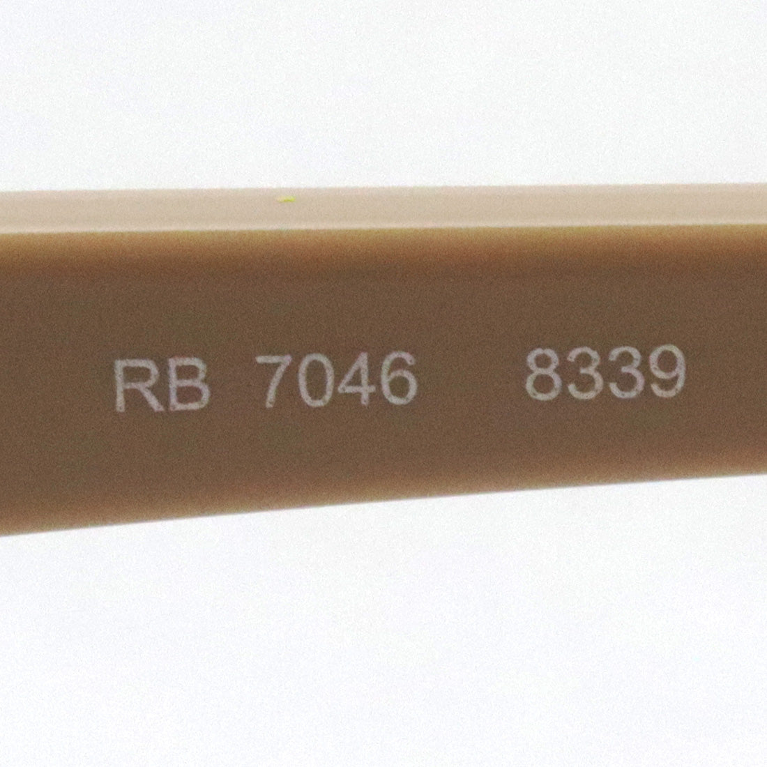 射线玻璃杯Ray-Ban RX7046 8339