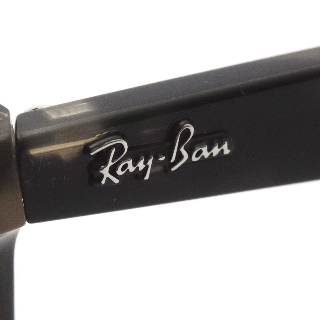 射线玻璃杯Ray-Ban RX7680V 8117