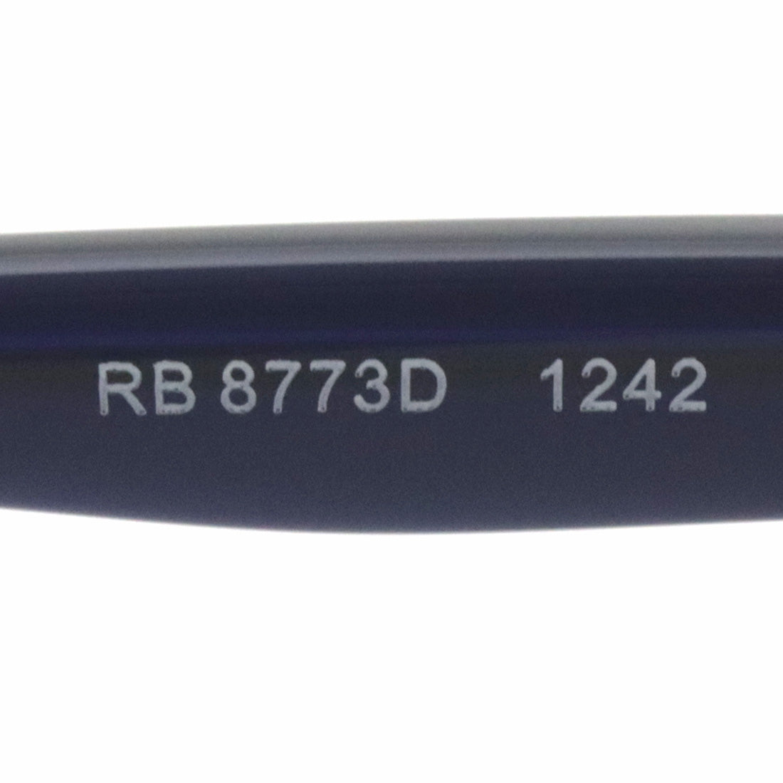 射线玻璃杯Ray-Ban RX8773D 1242