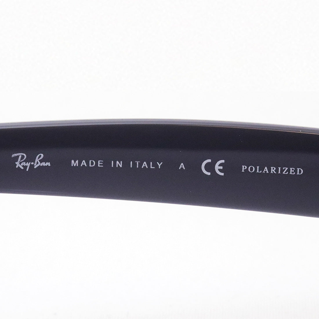 Gafas de sol polarizadas de Ray-Ban Ray-Ban RB2132F 660778 New Way Farler