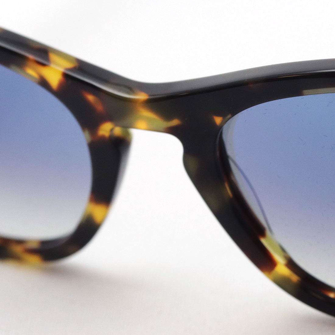 Ray-Ban Sunglasses Ray-Ban RB2201 13323F Laramy