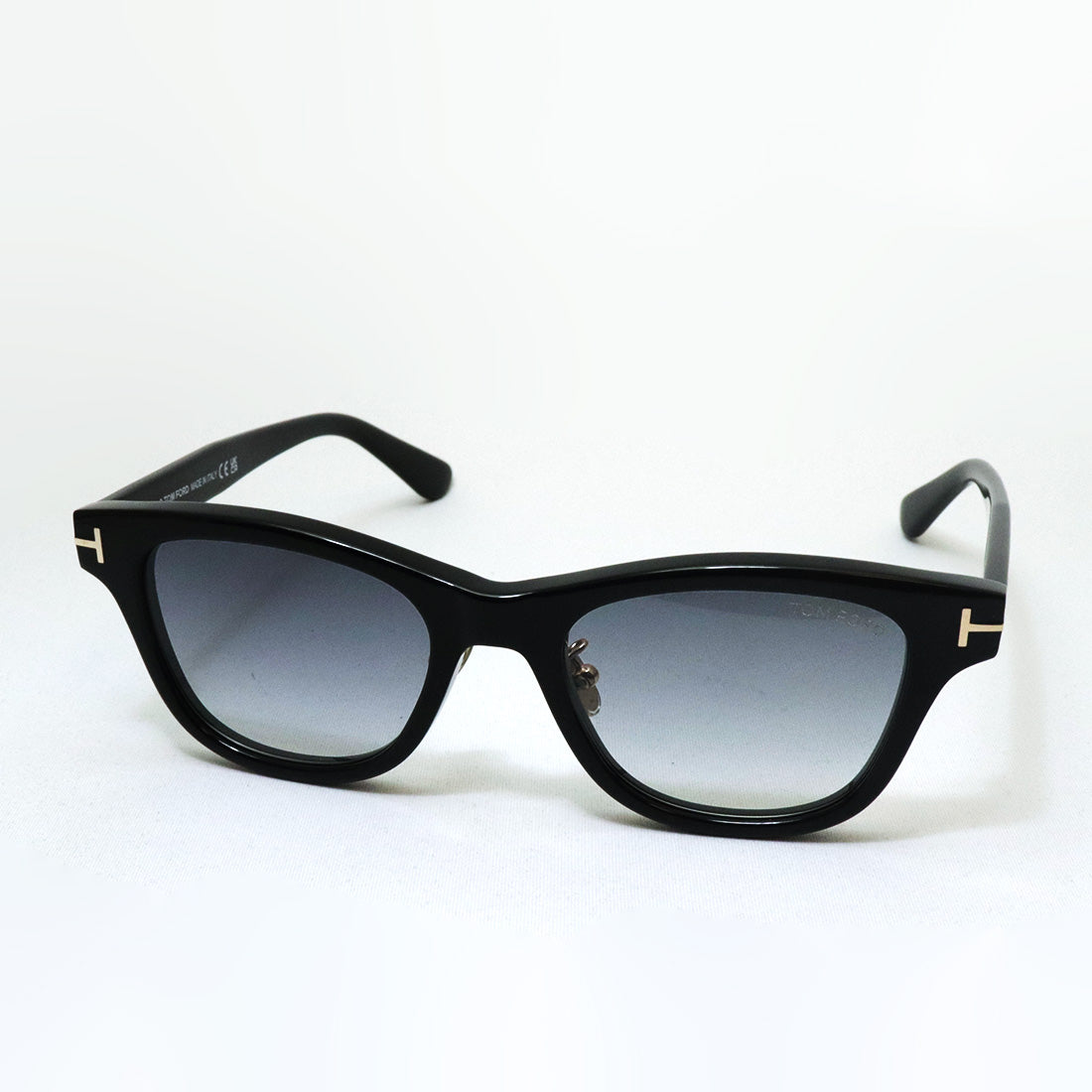 【TOM FORD/トムフォード】ウェリントン サングラス TF1353-D 01C 52
