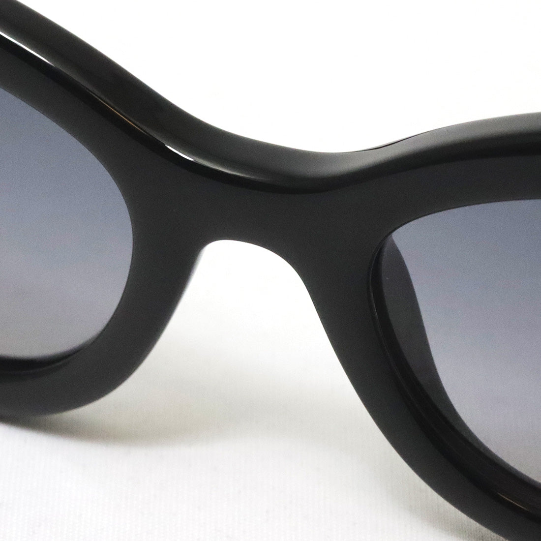 Gucci Sunglasses GUCCI GG1553S 001