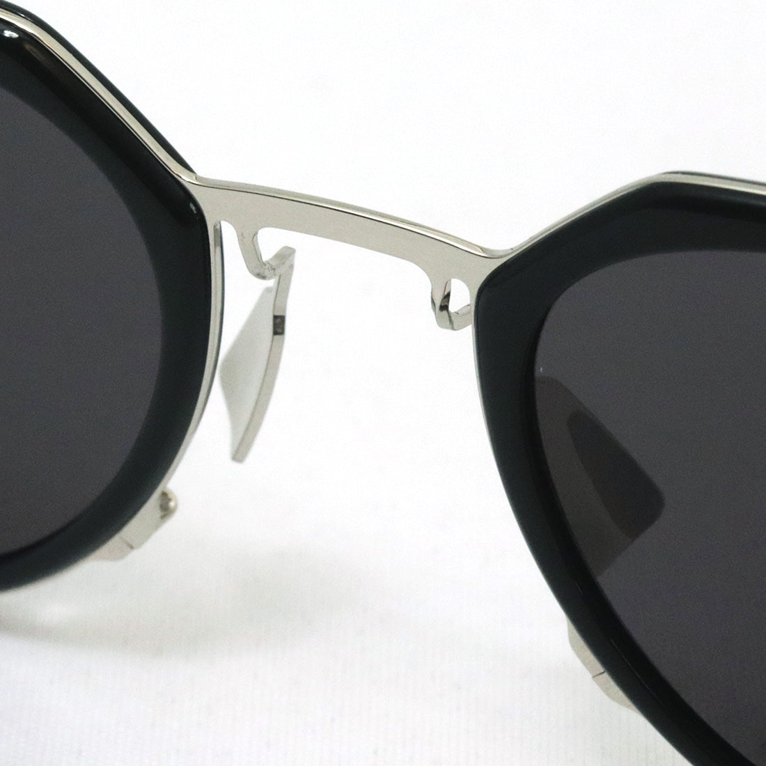 ボッテガ ヴェネタ サングラス BOTTEGA VENETA BV1331S 001