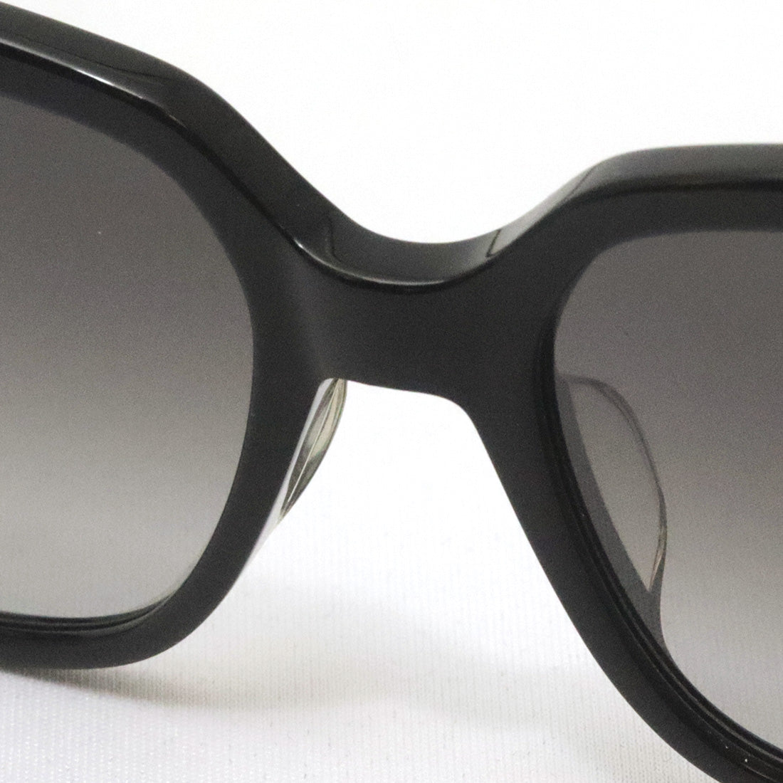 Police Sunglasses POLICE SPLA67J 700X