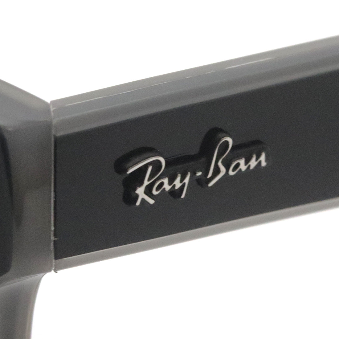 Gafas de sol polarizadas de Ray-Ban Ray-Ban RB4407 673381