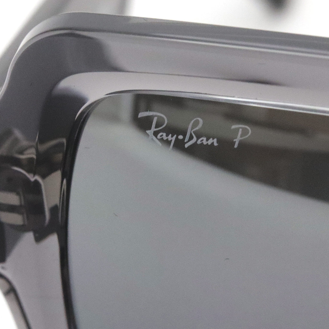 Gafas de sol polarizadas de Ray-Ban Ray-Ban RB4408 672582