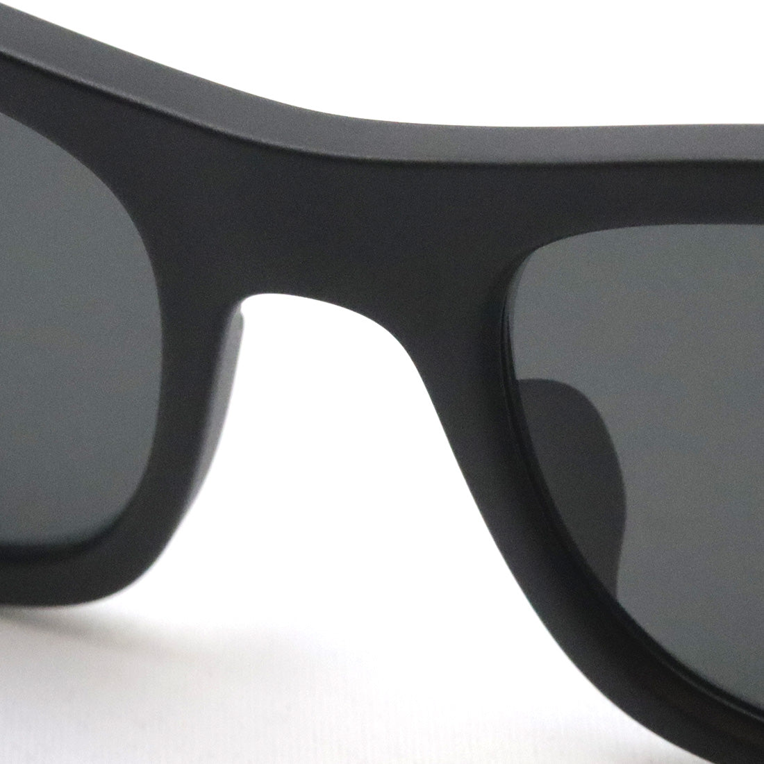 射线阳台偏光太阳镜Ray-Ban RB4428F 601S48