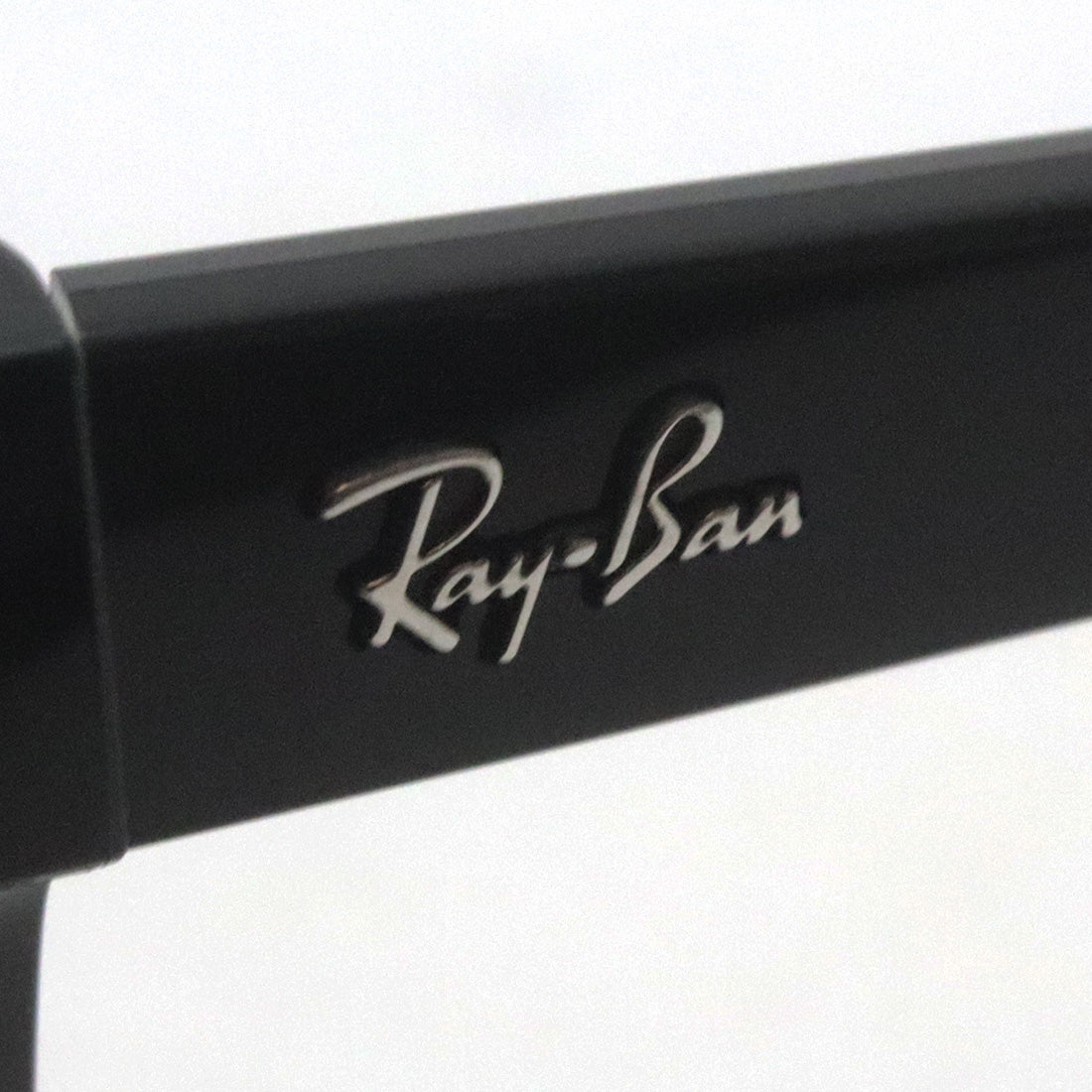 射线玻璃杯Ray-Ban RX7228F 2000