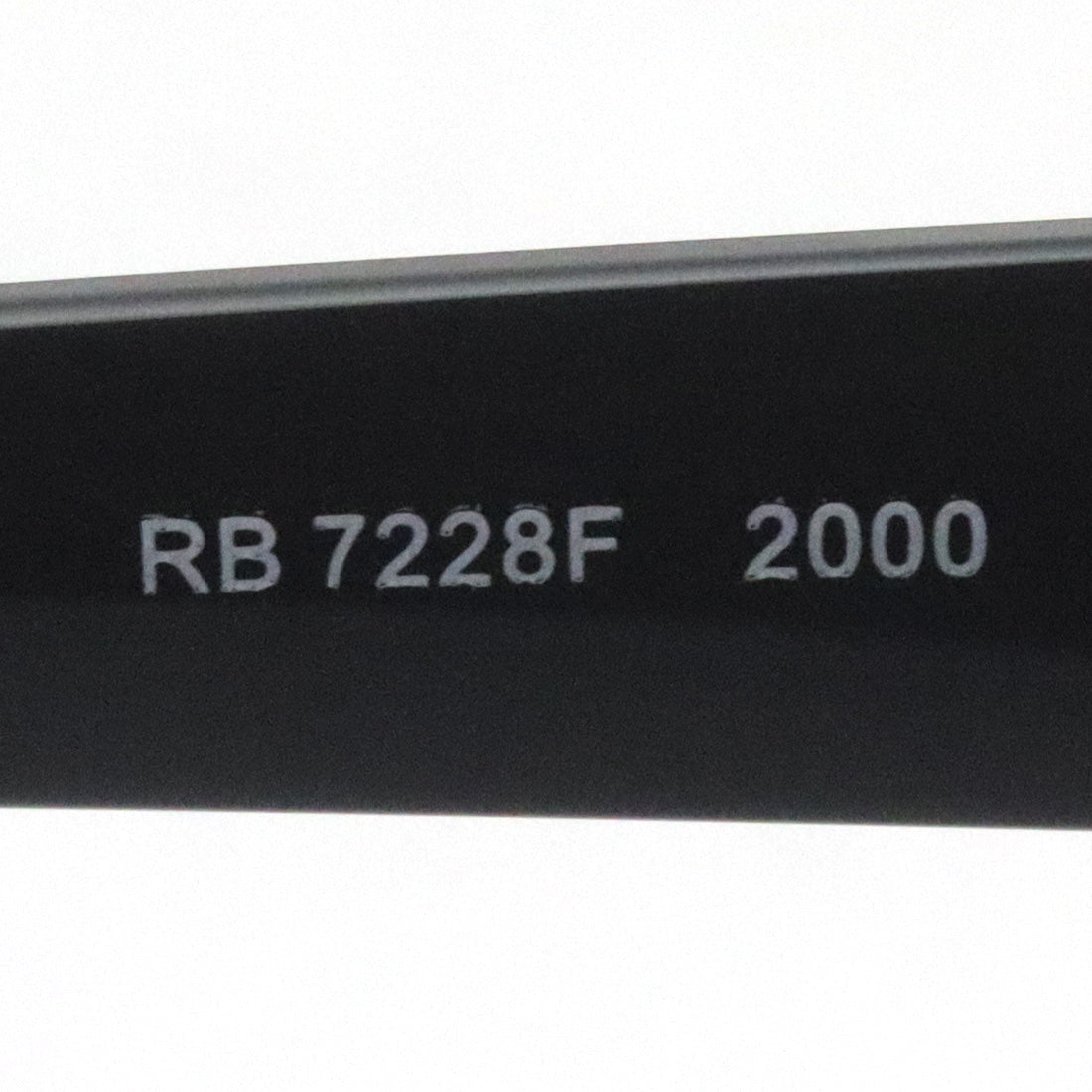 射线玻璃杯Ray-Ban RX7228F 2000