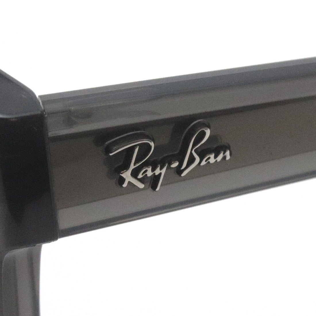 射线玻璃杯Ray-Ban RX7228F 8257