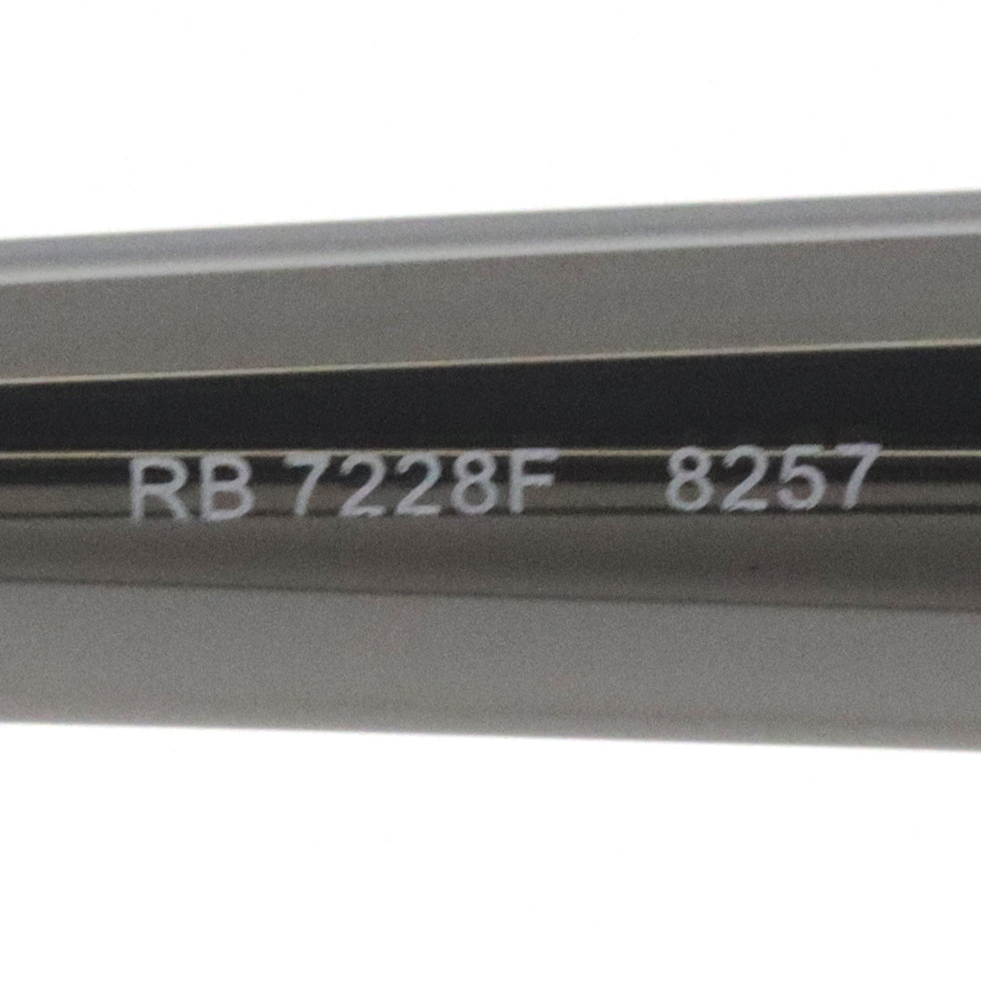 射线玻璃杯Ray-Ban RX7228F 8257