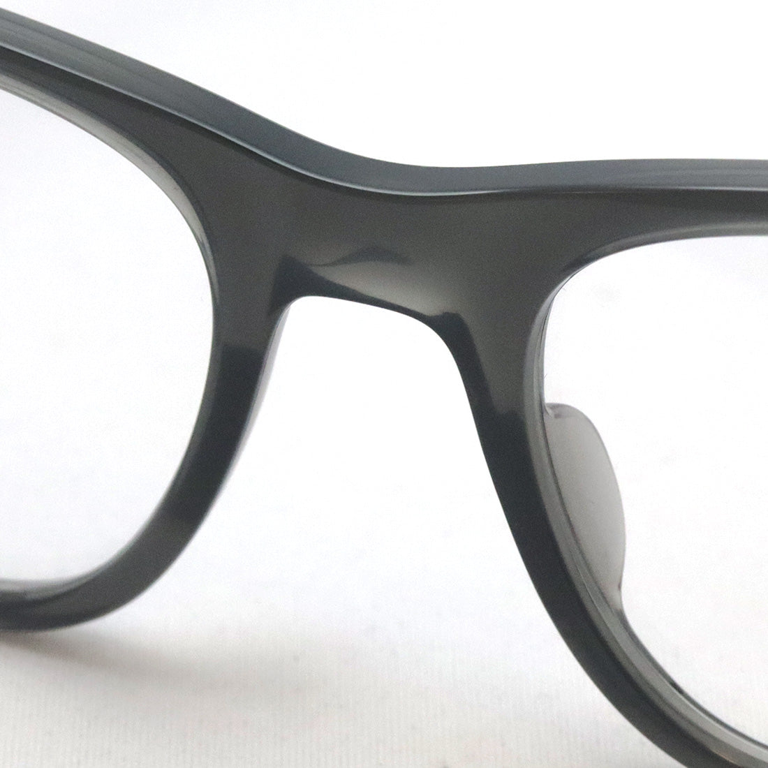 射线玻璃杯Ray-Ban RX7228F 8257