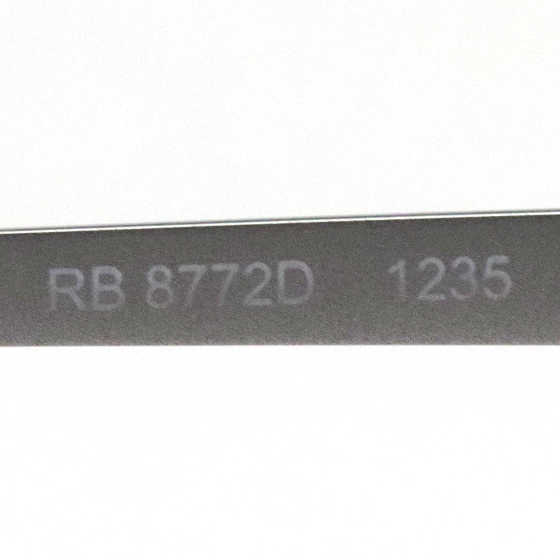 射线玻璃杯Ray-Ban RX8772D 1235
