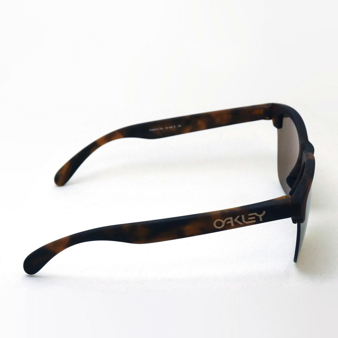 オークリー サングラス プリズム フロッグスキン ライト OO9374-11 OAKLEY FROGSKINS LITE PRIZM LIFESTYLE