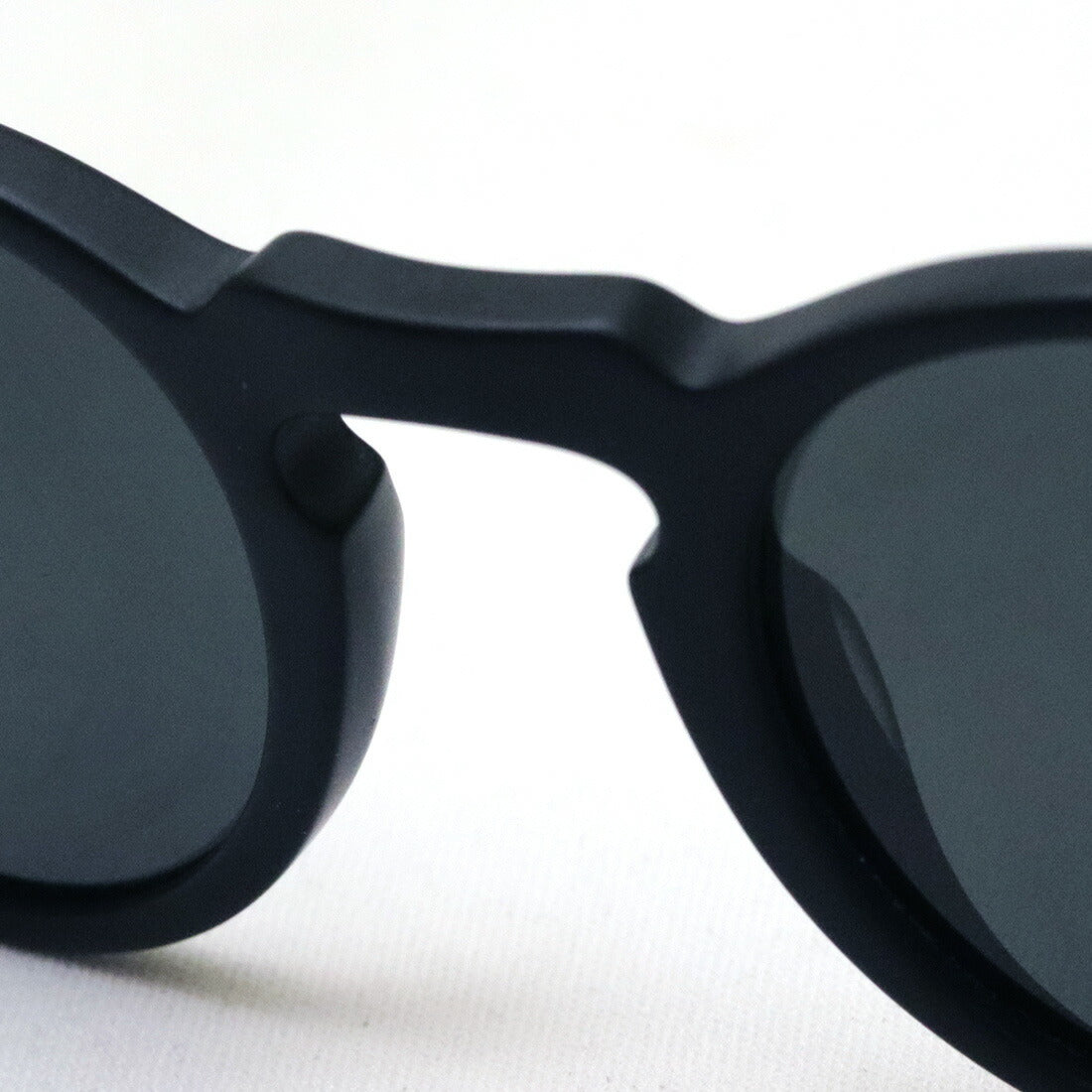 Oliver People Polarized Sunglasses OLIVER PEOPLES OV5217S 1031P2 GREGORY PECK SUN