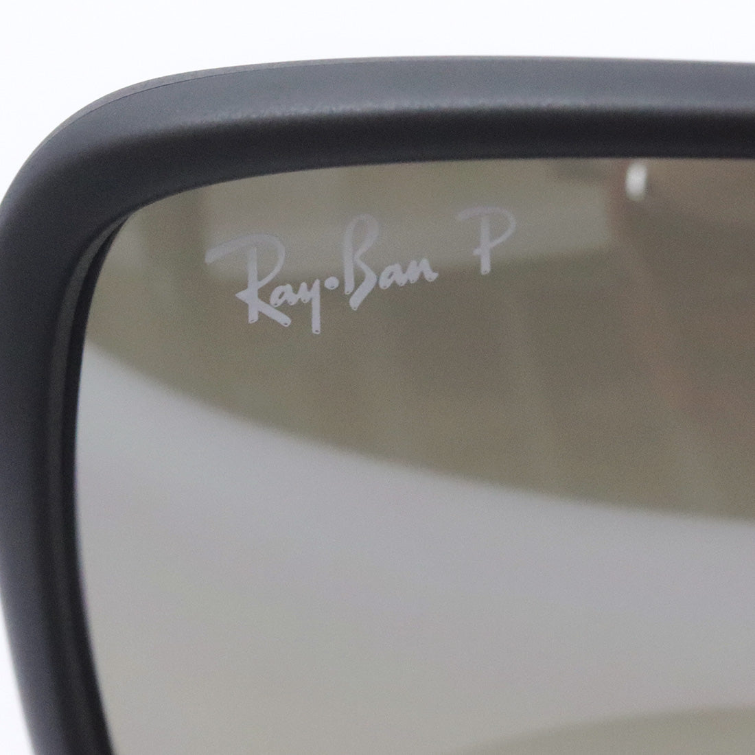 Gafas de sol polarizadas de Ray-Ban Ray-Ban RB4375 601S5J